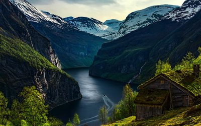 4k, geirangerfjord, vista aerea, paesaggio di montagna, fiordo, montagne, casa in legno, sera, tramonto, norvegia