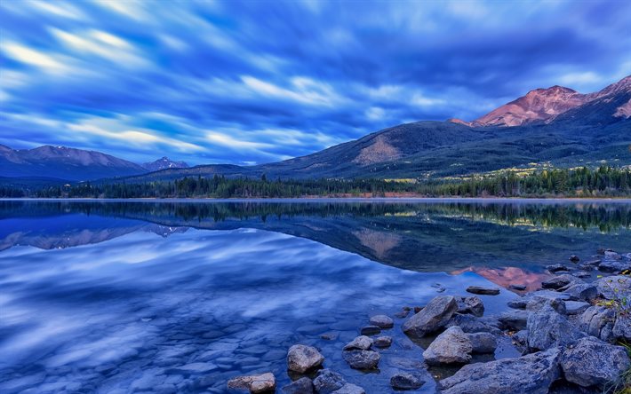 pyramid lake, berg, reflektion, skymning, jasper national park, alberta, kanada