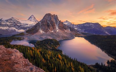 Lagos de montaña, bosque, puesta del sol, montañas, Canadá