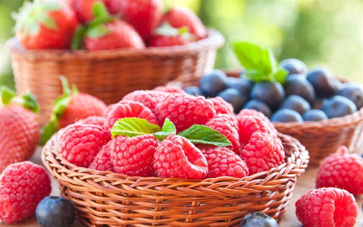 berries, strawberries, raspberries, blueberries