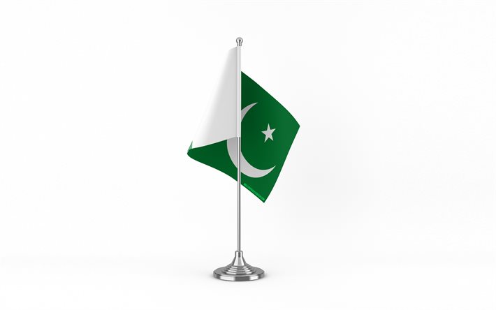 4k, bandera de mesa de pakistán, fondo blanco, bandera de pakistán, bandera de pakistán en palo de metal, símbolos nacionales, pakistán
