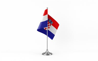 4k, drapeau de table croatie, fond blanc, drapeau de la croatie, drapeau de table de la croatie, drapeau croate sur bâton de métal, symboles nationaux, croatie, l'europe 