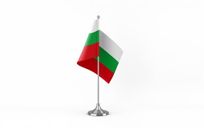 4k, drapeau de table bulgarie, fond blanc, drapeau bulgarie, drapeau de table de la bulgarie, drapeau bulgare sur bâton de métal, drapeau de la bulgarie, symboles nationaux, bulgarie, l'europe 