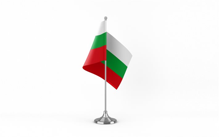 4k, ブルガリア テーブル フラグ, 白色の背景, ブルガリアの旗, ブルガリアのテーブル フラグ, 金属棒にブルガリアの旗, ブルガリアの国旗, 国のシンボル, ブルガリア, ヨーロッパ