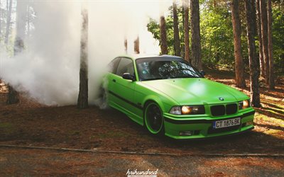 El BMW M3, a la deriva, humo, E36, bosque, tuning, verde m3, BMW