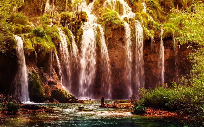 kroatien, vattenfall, skog, klippor, sommar