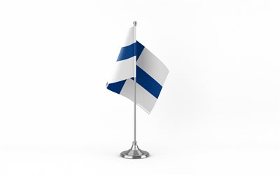 4k, finlandiya masa bayrağı, beyaz arkaplan, finlandiya bayrağı, metal çubuk üzerinde finlandiya bayrağı, ulusal semboller, finlandiya, avrupa