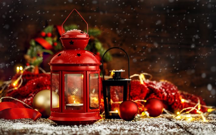 Noël, la lanterne rouge, l'arbre, la Nouvelle Année, des boules rouges, des décorations de Noël