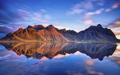 le soir, coucher de soleil, paysage de montagne, l'océan, les montagnes, l'Islande, Vestrahorn