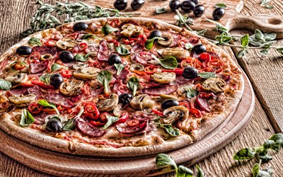 pizza con funghi e salsiccia, 4k, pizza, cibo delizioso, fast food, pizza ai funghi, cottura al forno, concetti di pizza