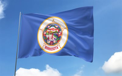 علم مينيسوتا على سارية العلم, 4k, الدول الأمريكية, السماء الزرقاء, علم مينيسوتا, أعلام الساتان المتموج, الولايات المتحدة, سارية العلم مع الأعلام, يوم مينيسوتا, الولايات المتحدة الأمريكية, مينيسوتا