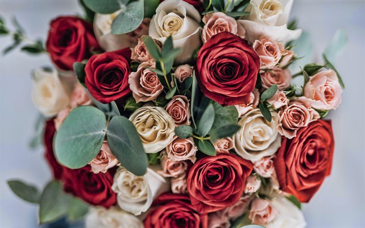 ramo de novia, 4k, ramo de rosas rojas, capullos de rosa, rosas lilas, ramo de lilas rojas, rosas, fondo con rosas, capullos de rosa roja, fondo para invitación de boda