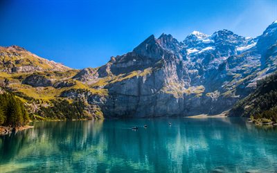 Suiza, Alpes, las montañas, el lago azul, verano