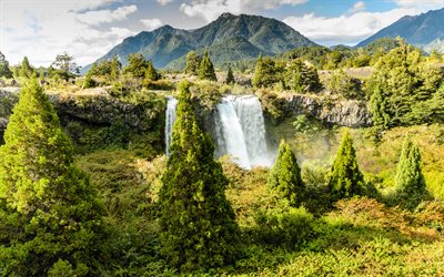 Truful-Truful cascada, verano, montañas, acantilados, cascadas, el parque nacional Conguillio, Chile