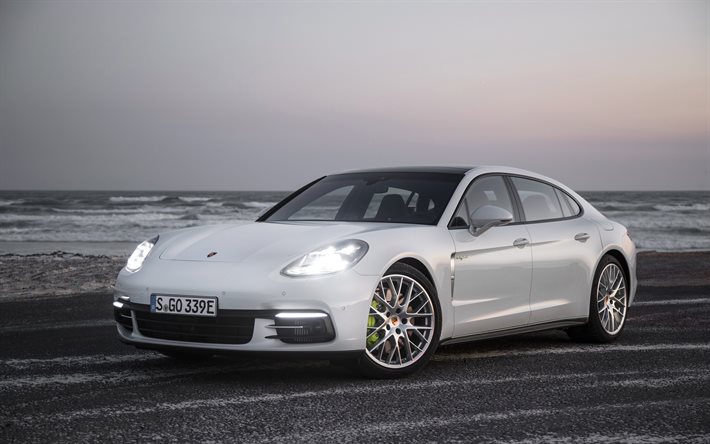 Porsche Panamera 4E Hybride, 2017, coupé de luxe, de sport hybrides, blanc Panamera, voitures allemandes, Porsche