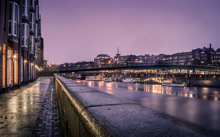 Bremen, Alemania, por la noche, la calle, el río, los vapores