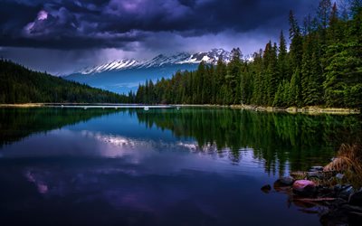jasperin kansallispuisto, alberta, järvi, metsä, vuori, pilvet, kanada