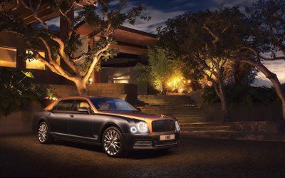 coche de lujo, de noche, de 2016, el Bentley Mulsanne, gris Bentley