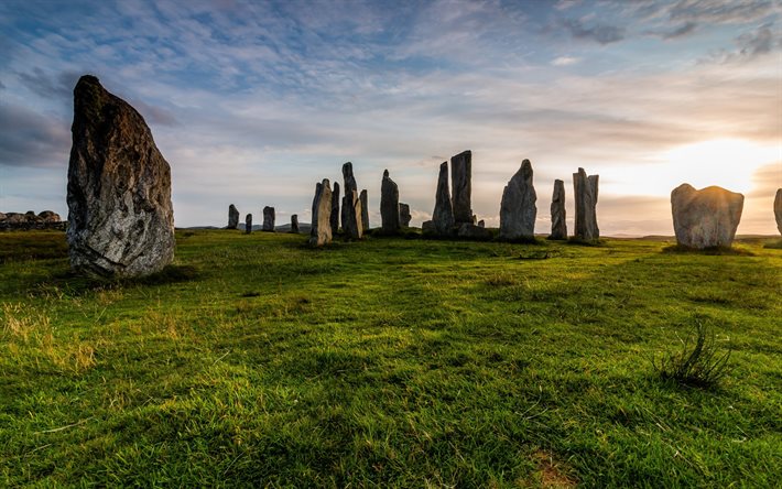 calanais standing stones, noite, pôr do sol, círculo de pedra, clachan chalanais ou tursachan chalanais, ilha de lewis, escócia