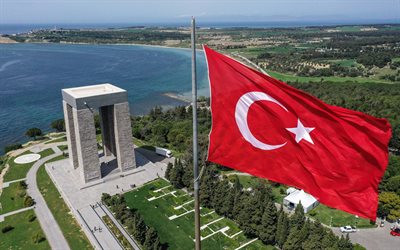 gallipolin niemimaan historiallinen kansallispuisto, turkin lippu, canakkalen marttyyrien muistomerkki, canakkale, dardanellit, turkki