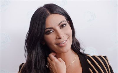 Kim Kardashian, cantante, bruna, modelli di bellezza