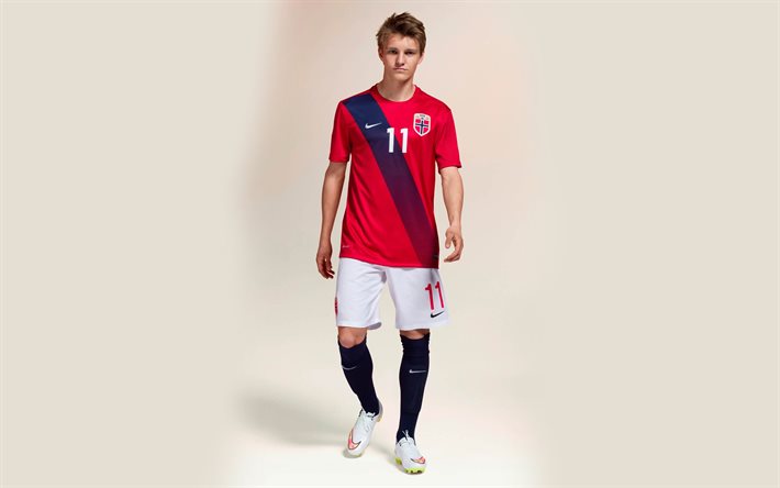 il centrocampista, nike, norvegia, 2015, kit di casa, martin odegaard, martin ødegaard, pubblicità