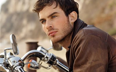 الممثل, إيان سومرهالدر, سترة, دراجة نارية