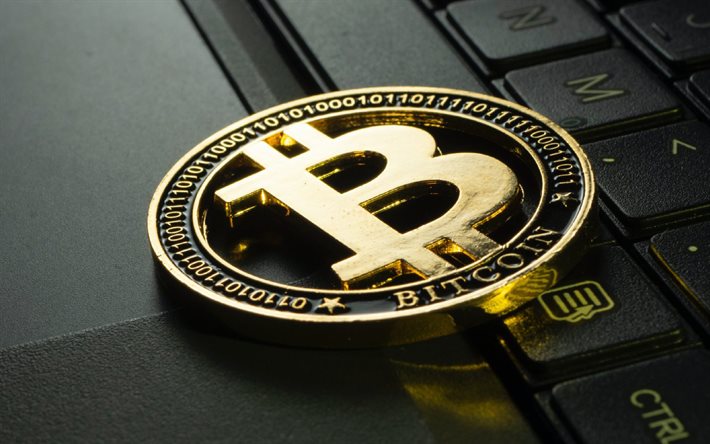 4k, bitcoin-goldzeichen, kryptowährung, bitcoin-goldmünze, hintergrund mit bitcoin-zeichen, bitcoin-logo, tastatur, elektronisches geld