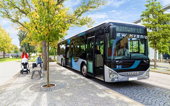 4k, iveco crossway le hybrid, バス停, 2023バス, 灰色のバス, 乗客輸送, 2023 iveco crossway, 助手席, iveco