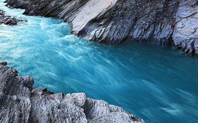 4k, 空撮, 山の川, 岩, 力強い水の流れ, 美しい自然, 山, 青い川