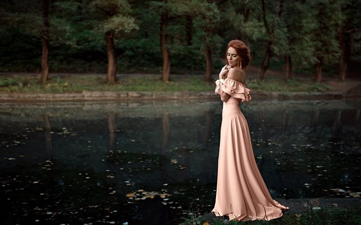 georgiy chernyadyev, 야외에서 여자, 드레스, 빨강 머리, 호, 여자, 끈이 없는 드레스, 자연