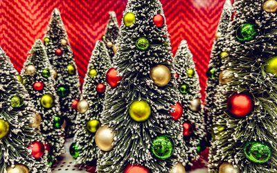 neujahr, weihnachtsbaum mit kugeln, frohe weihnachten, weihnachtsbaum, weihnachtslandschaft, roter hintergrund