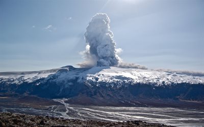 el humo, la ceniza, la erupción, el volcán eyjafjallajokull, el glaciar de islandia