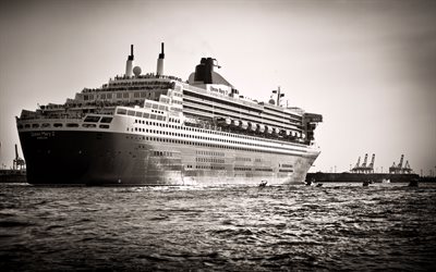 Queen Mary 2, port, cruise ship, monochrome