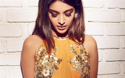 nidhi agarwal, indische schauspielerin, porträt, bollywood, schöne frau, fotoshooting, orangefarbenes kleid, bollywood-schauspielerin
