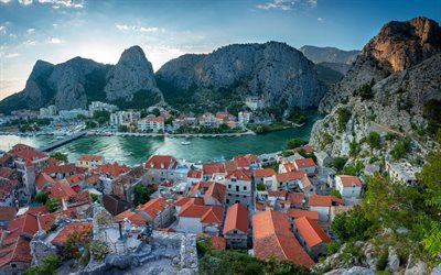 omis, kväll, solnedgång, kroatiska semesterorter, bukt, adriatiska havet, omis panorama, omis stadsbild, dalmatien, kroatien