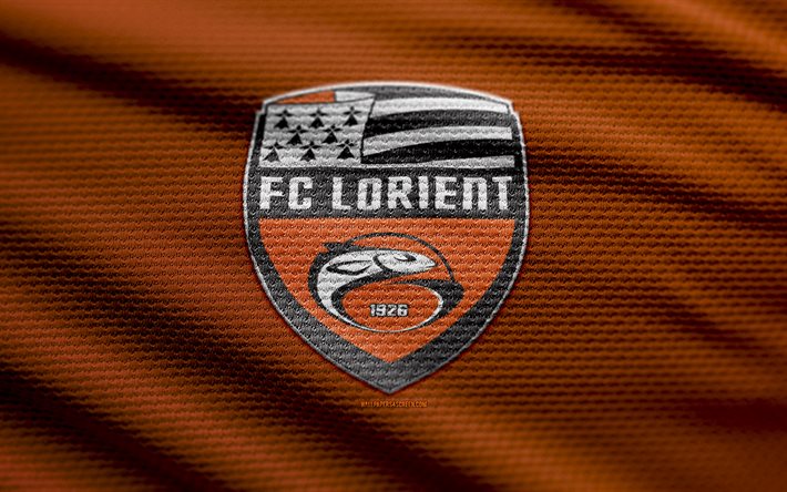 fc lorient fabric logo, 4k, orange tygbakgrund, ligue 1, bokhög, fotboll, fc lorient logo, fc lorient emblem, fc lorient, fransk fotbollsklubb, lorient fc