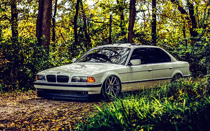 4k, BMW 7 Series, offroad, lowriders, 1998 cars, e38, tuning, White BMW 7 series, 1998 BMW 7 series, BMW E38, german cars, BMW
