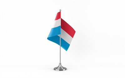 4k, drapeau de table luxembourgeois, fond blanc, drapeau luxembourgeois, drapeau de table du luxembourg, drapeau luxembourgeois sur bâton de métal, symboles nationaux, luxembourg