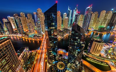 Dubai, Emiratos Árabes Unidos, la noche, los caminos, los rascacielos