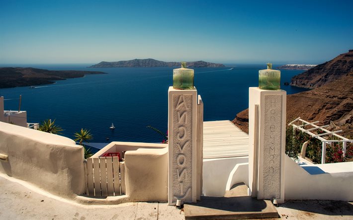 Fira, a Santorini, città romantica, estate, paesaggio marino, città di pietra bianca, il Mar Egeo, Grecia