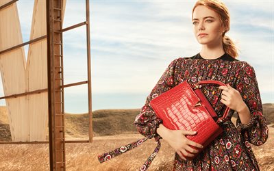 Emma Stone, 4k, sesión de fotos, la actriz estadounidense, hermoso vestido, rojo bolsa de cuero, mujer hermosa