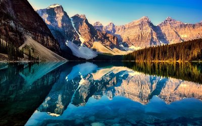 Banff, Lago Moraine, tramonto, primavera, foresta, montagne, Nord America, Parco Nazionale di Banff, Canada, Alberta
