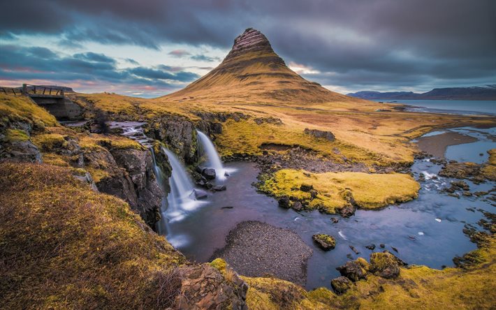山kirkjufell, grundarfjordur, アイスランド
