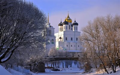 cupola, la città, l'inverno, la russia, il ponte, pskov, fiume, alberi