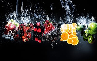 les raisins, les oranges, les fraises, le kiwi, la pomme, la fraise, de l'eau, apelsini, kiwi, pomme
