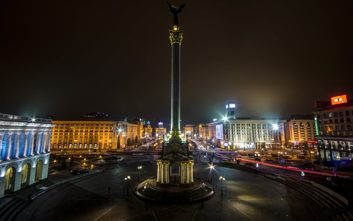 ucraina, piazza indipendenza, a kiev, kiev, l'ucraina, la sera