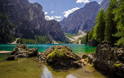 Lago de montaña, el verano, las montañas, los Dolomitas, Italia, Trentino-Alto Adige, Braies, Lago di Braies