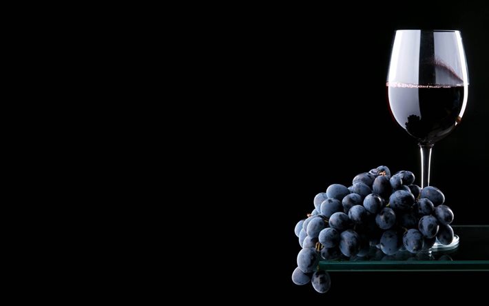 um copo de vinho, uvas, vinho, vidro