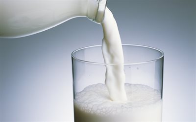 um copo de leite, despeje o leite, leite fresco, leite, geléia